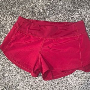 LULULEMON 2.5 INCH CRIMSON RED SPEED UP SHORTS ( GREAT CONDITION ) SIZE 4